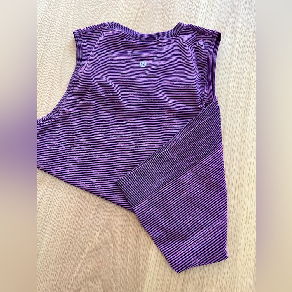 Lululemon Swiftly Breathe relax fit tank top size 6 vivid plum